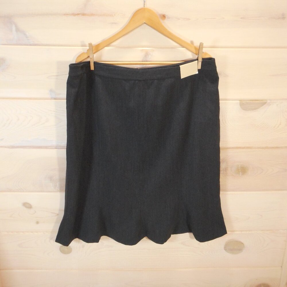 Lane Bryant Skirt Womens Size 18 Charcoal Trumpet Stretch Career Back Zip NWT
